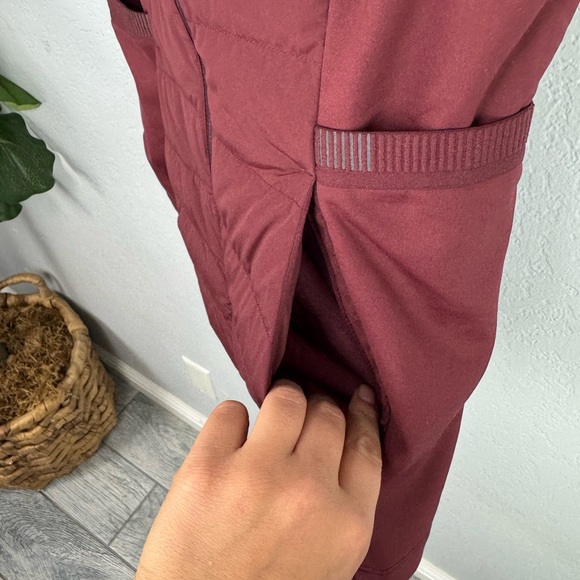 Lululemon Women's Down for It All 700-Down-Fill Vest in color Garnet size 6 - Picture 6 of 15